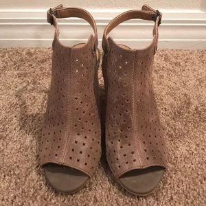 Lucky Brand Peep-toe Heeled Sandals